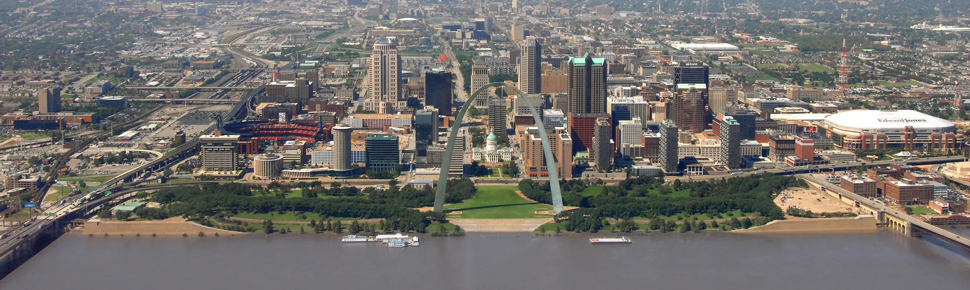 Downtown St. Louis skyline with the Gateway Arch along the Mississippi riverfront